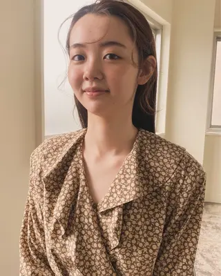 セミロング カラー ヘアアレンジ 小日向 沙織のヘアスタイル