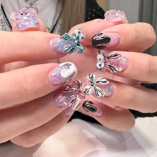 ネイル RIEKO🍒 ワンホン♡推しネイルのネイルデザイン