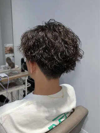 パーマ メンズ レイヤーカット🐺 hina🩶のヘアスタイル