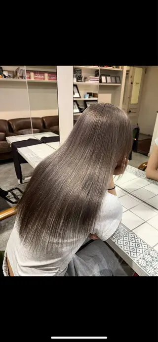 カラー 近藤 乃紀のヘアスタイル