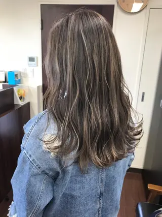 カラー メンズハイトーン メンズバレイヤージュのヘアスタイル