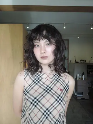 ミディアム YUI／レイヤー カット/透明感カラーのヘアスタイル