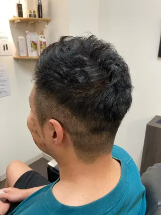 ショート 染谷 周のヘアスタイル