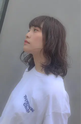 ミディアム カラー ホワイト&レイヤーカ ットエクステ長畠俊輔のヘアスタイル