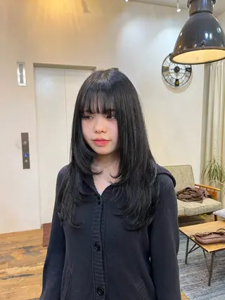 ロング カラー 清水 こなねのヘアスタイル