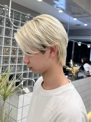 ショート cinq PROJECT所属・ミルクティーベージュ /三村克彦のヘアスタイル