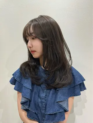 セミロング カラー ヘアアレンジ 🤍layer🤍 リナのヘアスタイル