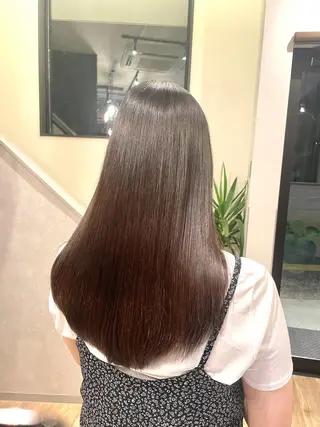 ロング CAROS　atelier所属・安倍 辰哉のヘアスタイル