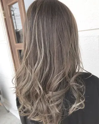 セミロング カラー レイヤーカット匠 イソザキノリユキのヘアスタイル