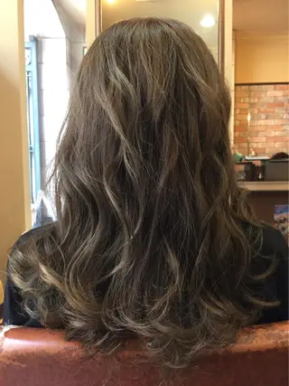 ロング カラー 仲矢 あゆ美のヘアスタイル