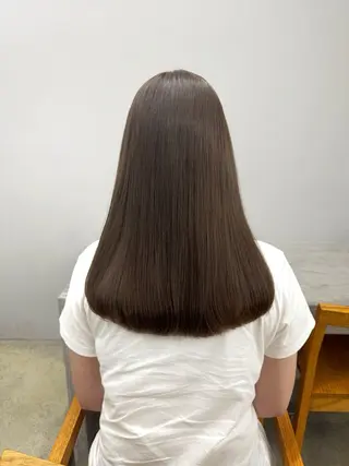 カラー maina/透明感 ベージュ/暖色カラーのヘアスタイル