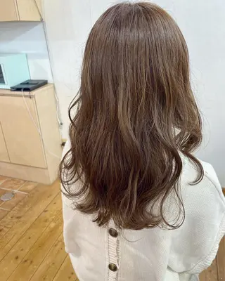 ロング カラー ヘアアレンジ 荒木 ひろかのヘアスタイル