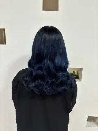 カラー eMu MIYUのヘアスタイル