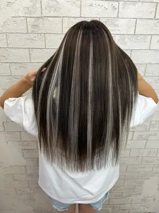 ロング カラー Eleanor立川北口所属・🦋YUI 髪質改善 ブリーチ 着付け🦋のヘアスタイル