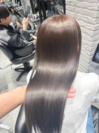 ロング カラー zina渋谷所属・韓国レイヤー顔周り カット髪質改善しゅんのヘアスタイル