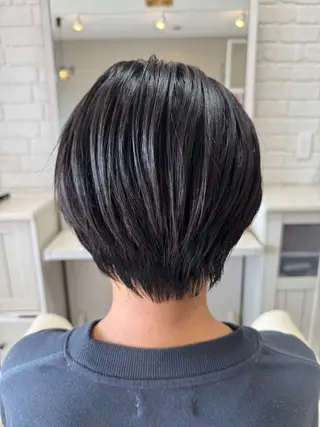 ショート HIROKI/艶カラ ー/くびれショートのヘアスタイル