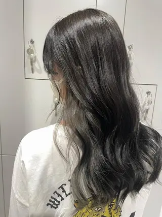ロング カラー パーマ ヘアアレンジ 耳つぼ屋さん ‎🤍りりのヘアスタイル
