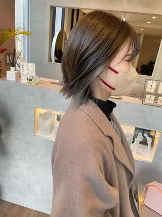ミディアム カラー yoshi （髙橋）のヘアスタイル