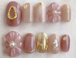 ネイル 艶々の美爪を〜 【リリアーナ】のネイルデザイン