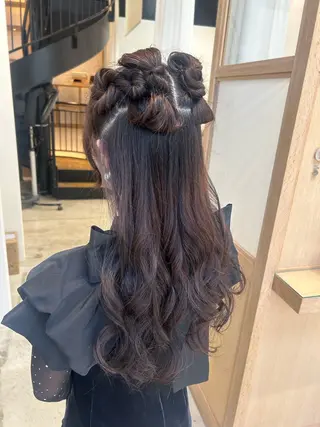 ロング カラー ヘアアレンジ yuka .のヘアスタイル