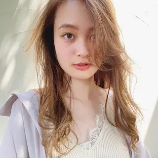 セミロング パーマ 柴田 日菜子のヘアスタイル