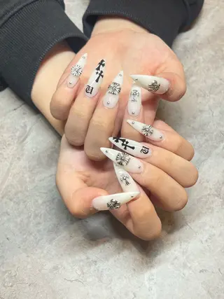 ネイル IROHA NAIL所属・IROHA NAIL 真結子のネイルデザイン