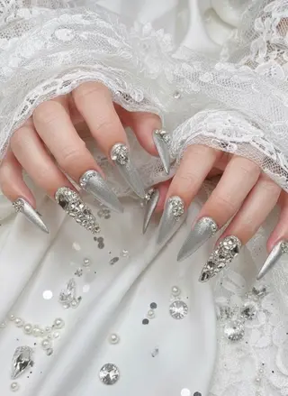 ネイル 24時間営業 UNABOMBAのネイルデザイン