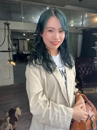 ミディアム カラー ハイトーン/顔まわり レイヤー/YUKAのヘアスタイル