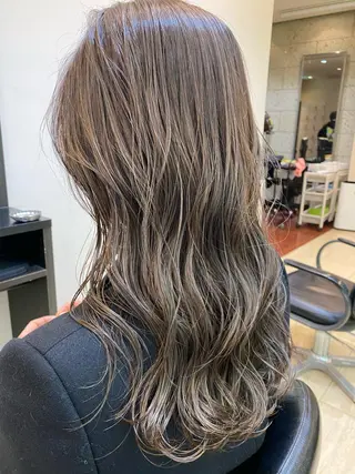 セミロング カラー wa daのヘアスタイル