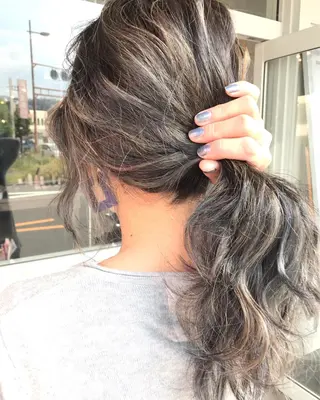 ミディアム カラー ヘアアレンジ Mariana/ 鶴原-ハイライトのヘアスタイル