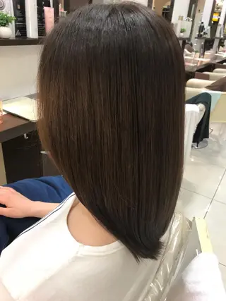 ミディアム 縮毛矯正/髪質改善 継続する美髪のヘアスタイル