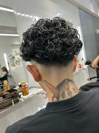 ロング パーマ onyx所属・表参道/フェード・ メッシュ・ハイトーンのヘアスタイル