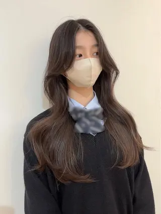 ロング 韓国ヘア レイヤーカットのヘアスタイル