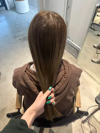 セミロング 若井 媛愛のヘアスタイル