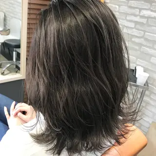 ミディアム カラー レイヤー　べージュ 白石研太のヘアスタイル