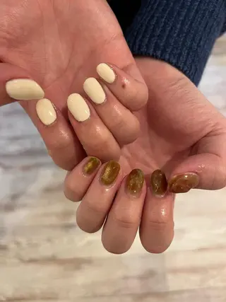 ネイル une／YUKINA 🫧大人nuanceのネイルデザイン