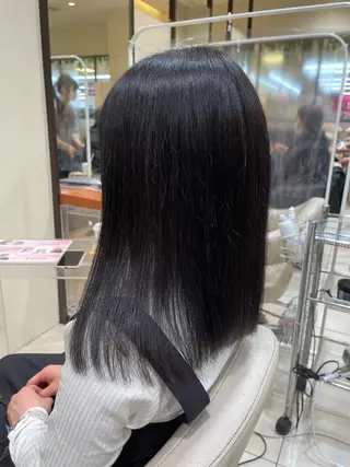 セミロング カラー カネヒラ リョウスケのヘアスタイル