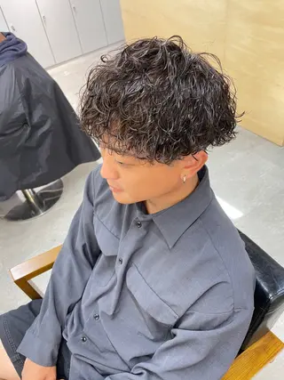 パーマ メンズ マエダ リョウのヘアスタイル