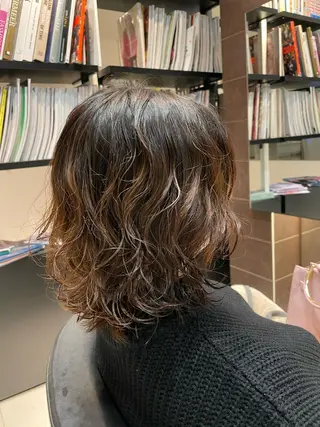 ミディアム パーマ CiNEMA daikanyama所属・透明感カラー🫧 今泉健太のヘアスタイル