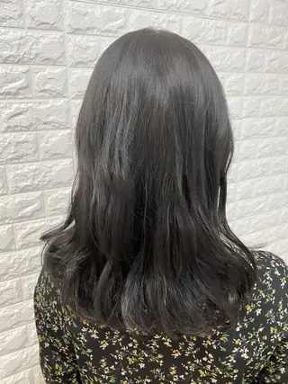 ミディアム 高木 麻知子のヘアスタイル
