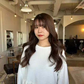 ロング Maho/海外 レイヤー/ハイトーンのヘアスタイル