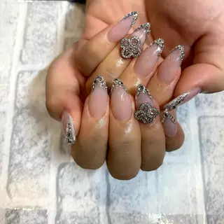 ネイル MADIA所属・momo .のネイルデザイン