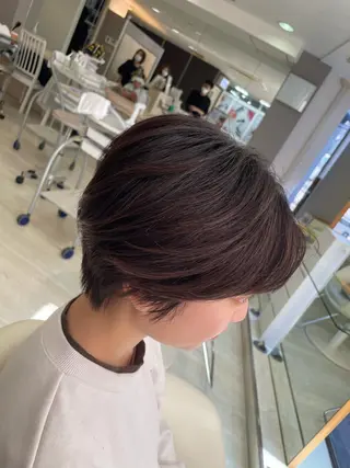 ショート カラー チーフデザイナー 西川凌史のヘアスタイル