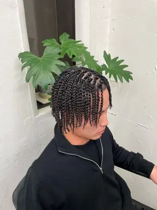 パーマ ヘアアレンジ メンズ コーンロウ／ブレイズ SYUのヘアスタイル