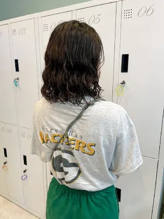 ミディアム パーマ 暗髪艶カラー/ ナチュラル/maiのヘアスタイル