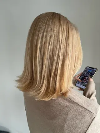 ミディアム カラー レイヤー/ハイトーン カラー/SHISEIのヘアスタイル