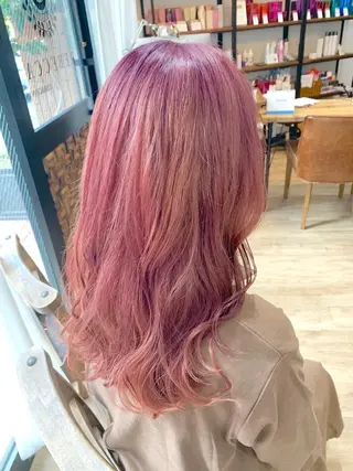 ミディアム パーマ いけだ ひかり ハイライトくびれヘアのヘアスタイル