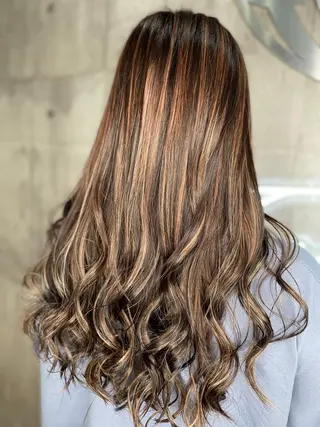 ロング パーマ ヘアアレンジ メンズ キッズ ネイル マツエク・マツパ アイブロウ スワイプするのちょっ と待った艶髪/透明感のヘアスタイル