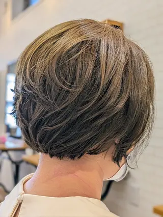 ショート カラー 根岸 進のヘアスタイル