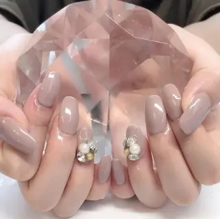 ネイル 艶々の美爪を〜 【リリアーナ】のネイルデザイン